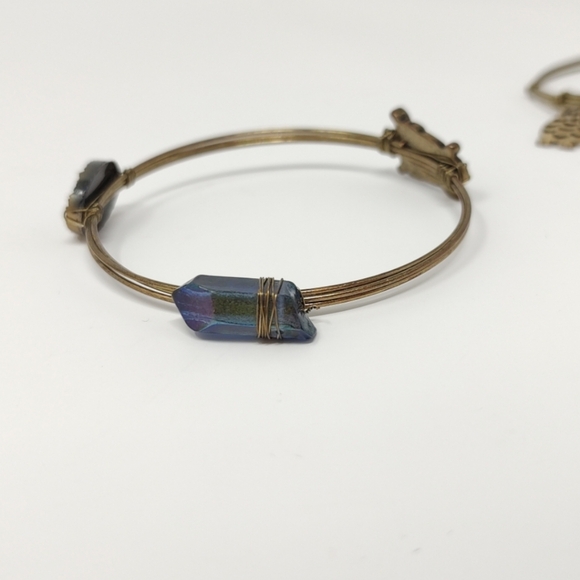 Boho Set of 3 Gold Bronze Tone Bangle Bracelets Wire Wrap Charms Feathers Owls - Picture 8 of 13